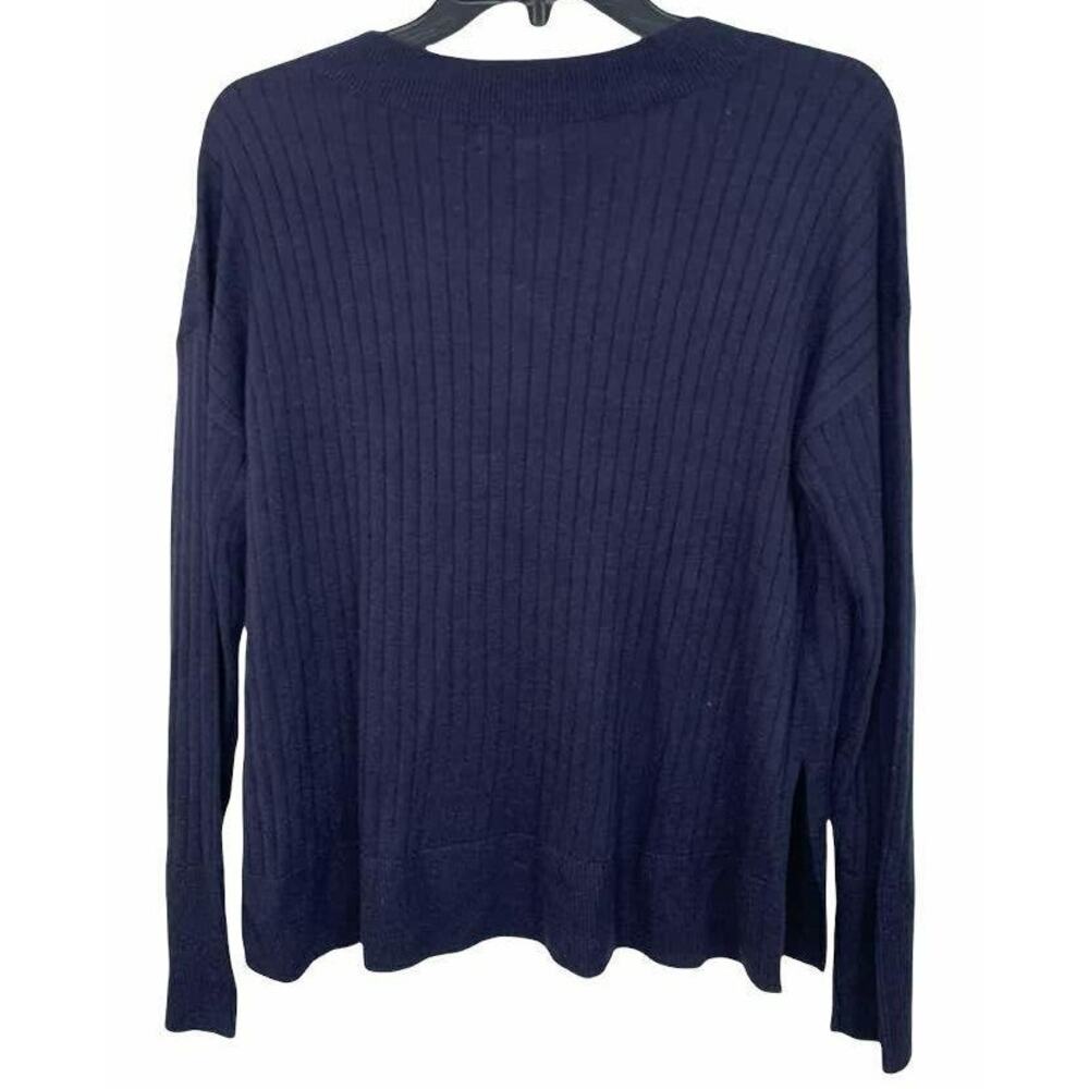 Treasure & Bond Silky Soft V-Neck Cashmere Blend Sweater Sz Small in Navy NWT - Picture 3 of 5